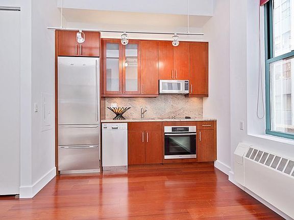 4th image of 80 John St APT 15D