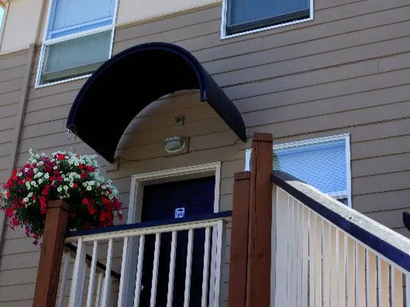 212 NW Uptown Ter APT 3A, Portland, OR 97210