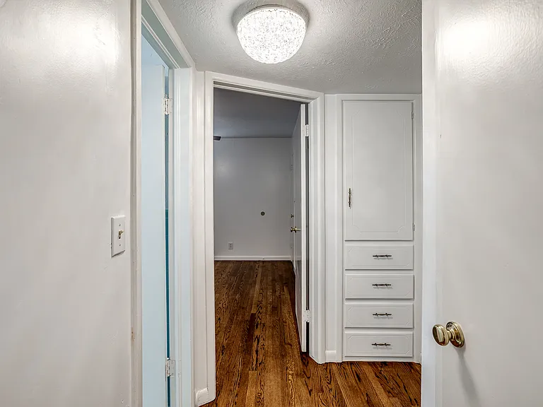 4620 N Harvey Pkwy — Photo 19