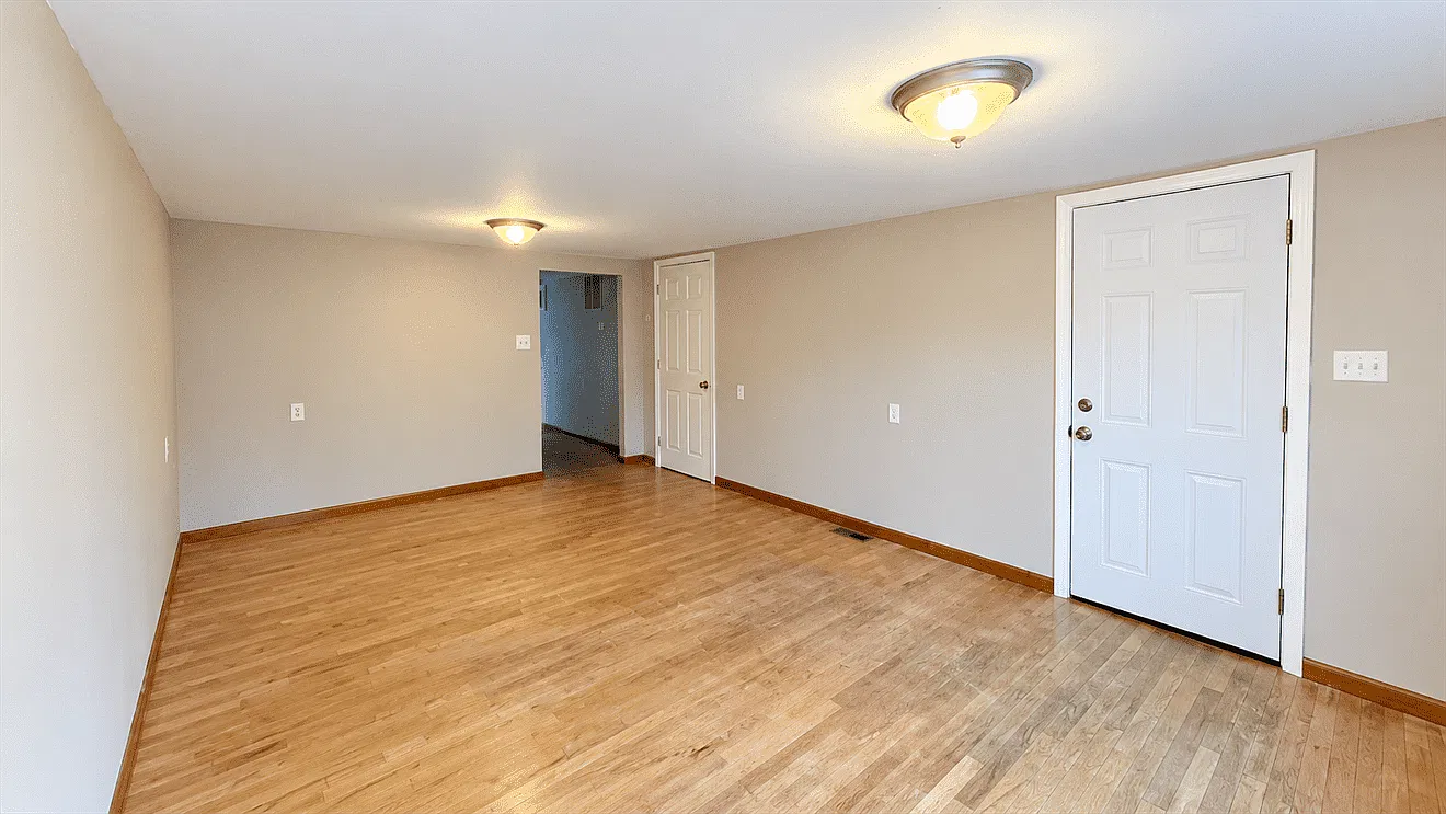 3 bed, 810 sqft, $1,050 — Photo 4