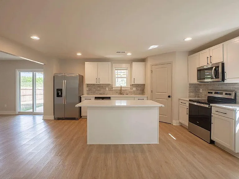 244 Savannah Wood Rd — Photo 16