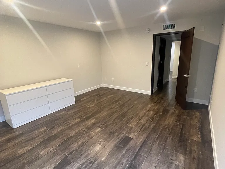 1229 E Wilson Ave #204 — Photo 4