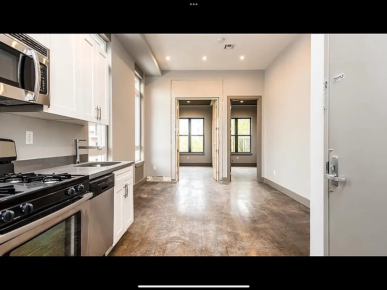 230 Jefferson St #3R — Photo 3