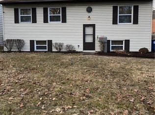 1854 Winchester Rd, Toledo, OH 43613