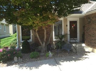 10920 W 97th Cir, Overland Park, KS 66214