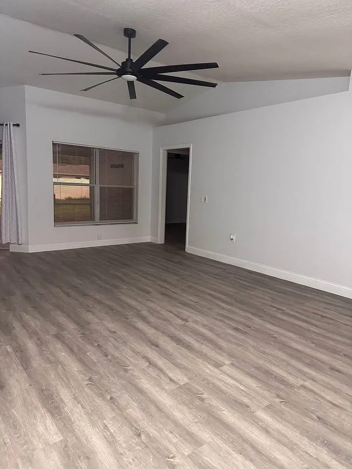 3 bed, 1316 sqft, $2,100 — Photo 3
