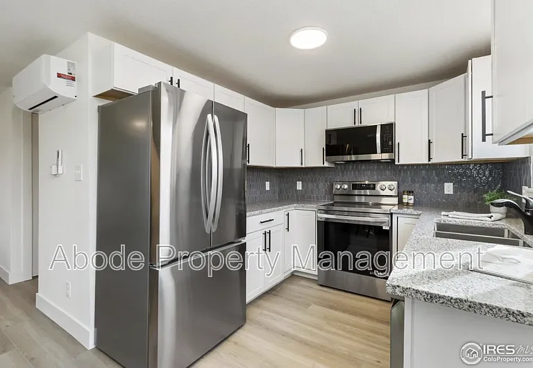 138 Glenda Dr #1 — Photo 3