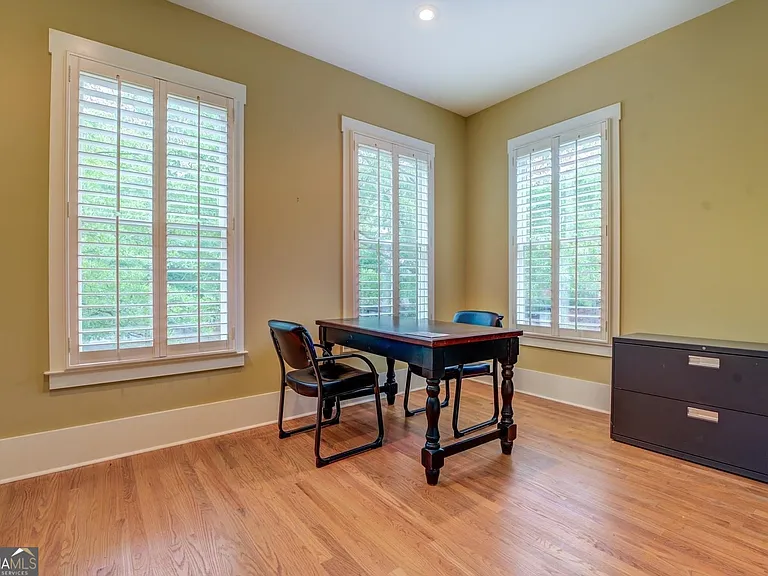 4165 Raphael St SW — Photo 10