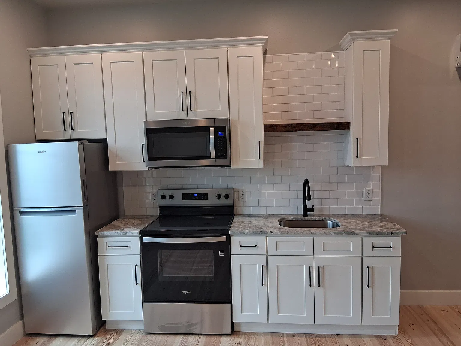 Studio, 350 sqft, $1,325 — Photo 3