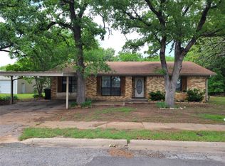 521 Forrest Ln, Denison, TX 75021
