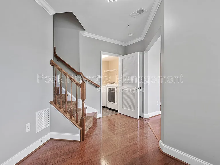 3823 Maher Mnr — Photo 6