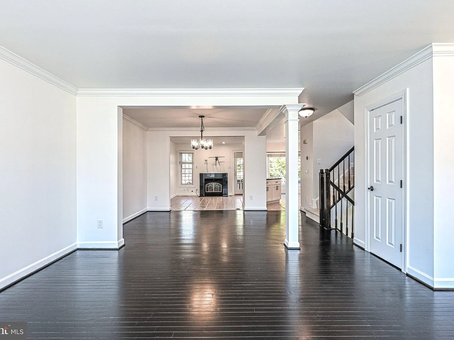 3 bed, 4.0 bath, 2234 sqft, $3,750 — Photo 3