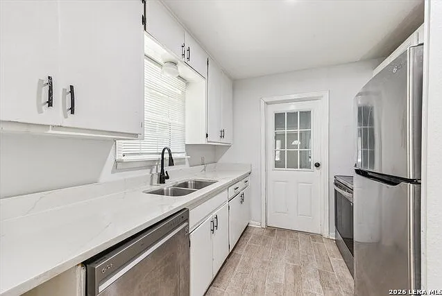 2 bed, 1.0 bath, 1000 sqft, $1,300 — Photo 4
