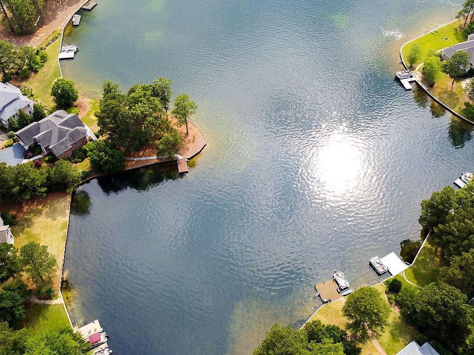 1st image of 103 & 105 Glen Cove Lane