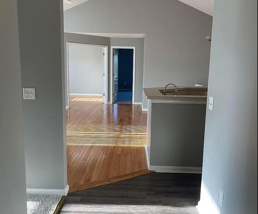 1st image of 7778 Essex Gate Dr S