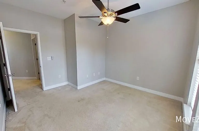 827 Seigle Point Dr — Photo 19