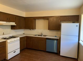 518 G St SE APT B, Miami, OK 74354