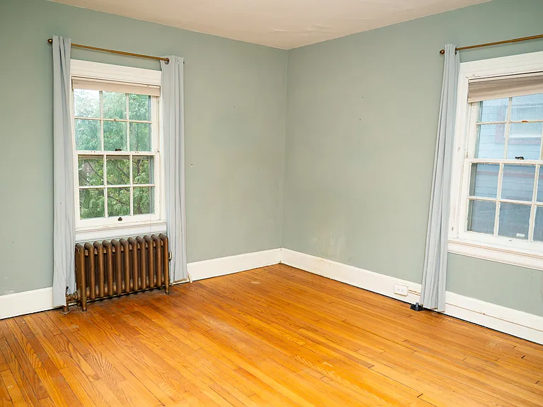 1347 Union St — Photo 15