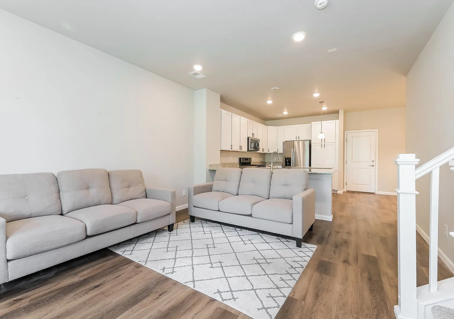 Beautiful 3 Bed, 2.5 Bath Townhome — Photo 3