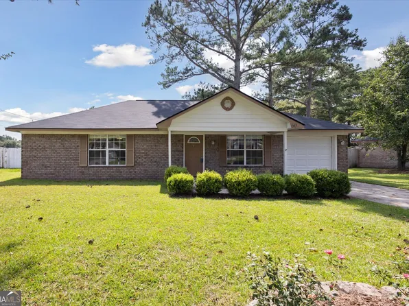 60 Angie St NE, Hinesville, GA 31313