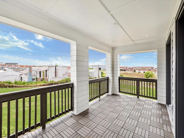 1006 Golden Nectar Ln, Houston, TX 77008