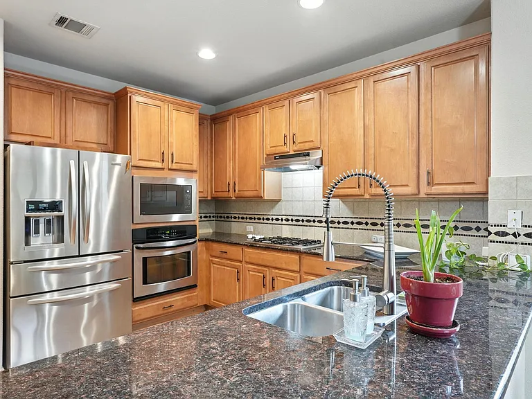 1802 Misty Ridge Dr — Photo 11