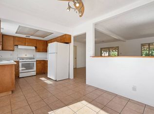 2330 Calle Reina, Santa Fe, NM 87507
