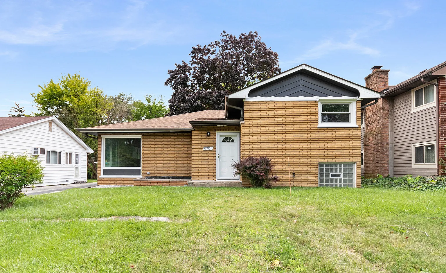 17113 Holmes Ave photo 1