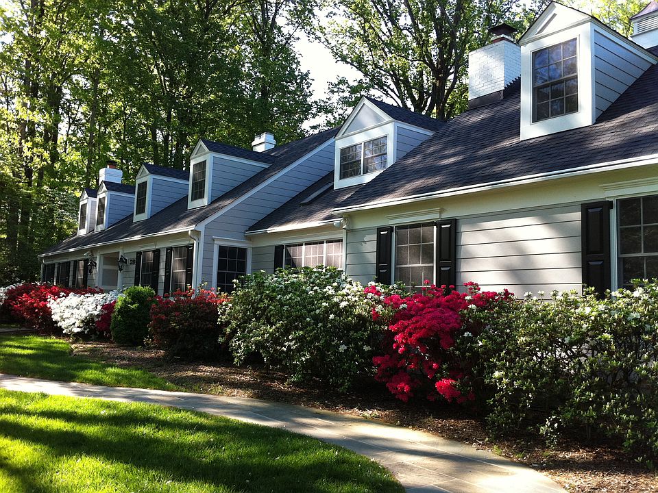 2nd image of 3280 Juniper Ln