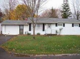 215 School St, Luckey, OH 43443