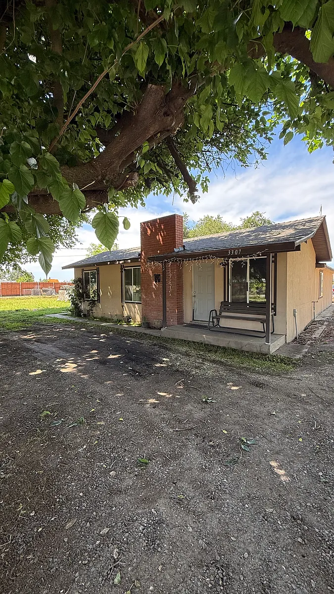 Building Photo - 3307 Minniear Ave #1