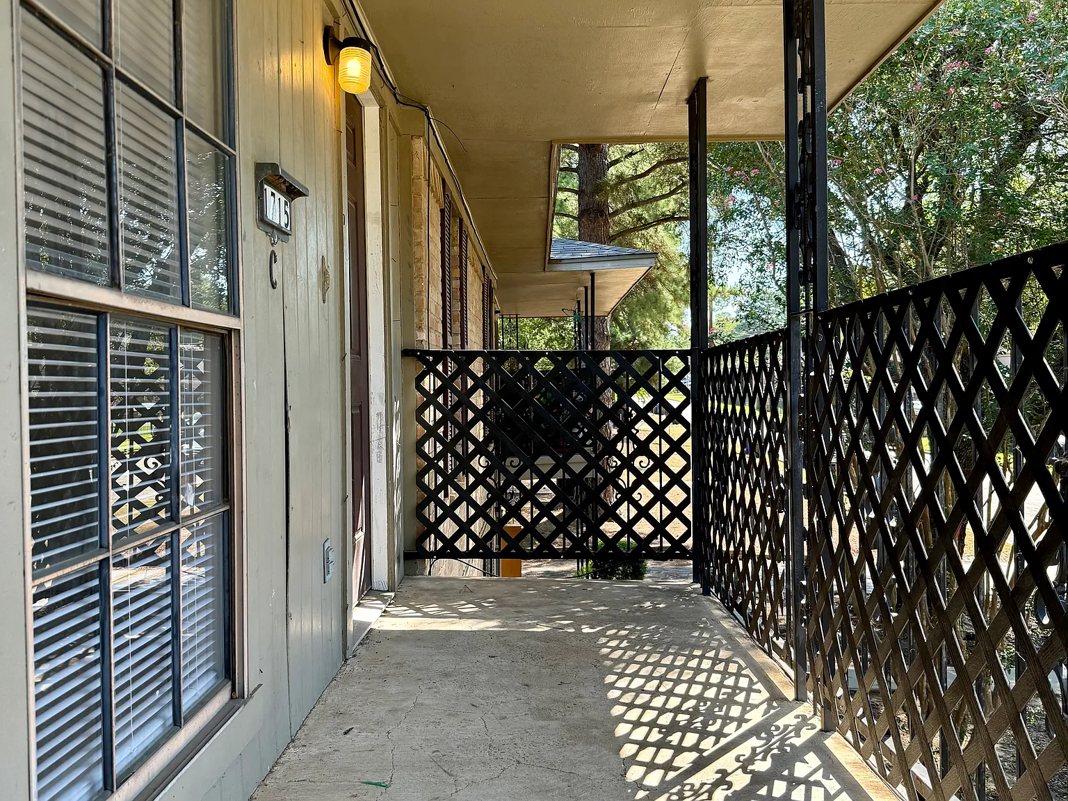 2 bed, 1018 sqft, $1,000 — Photo 2