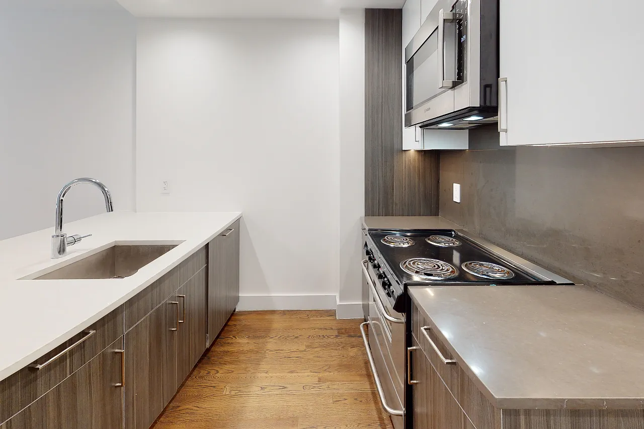 666 West End Avenue — Photo 2