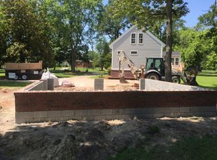 86 Forrest Rd, Poquoson, VA 23662