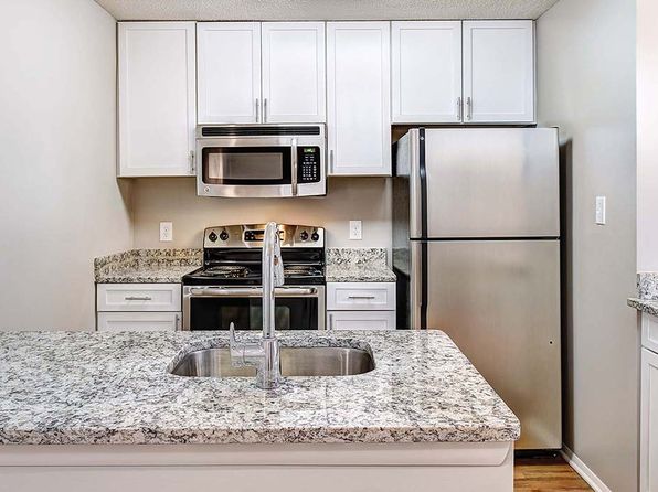 Burke Shire Commons Apartments | 5812 Chase Commons Ct, Burke, VA