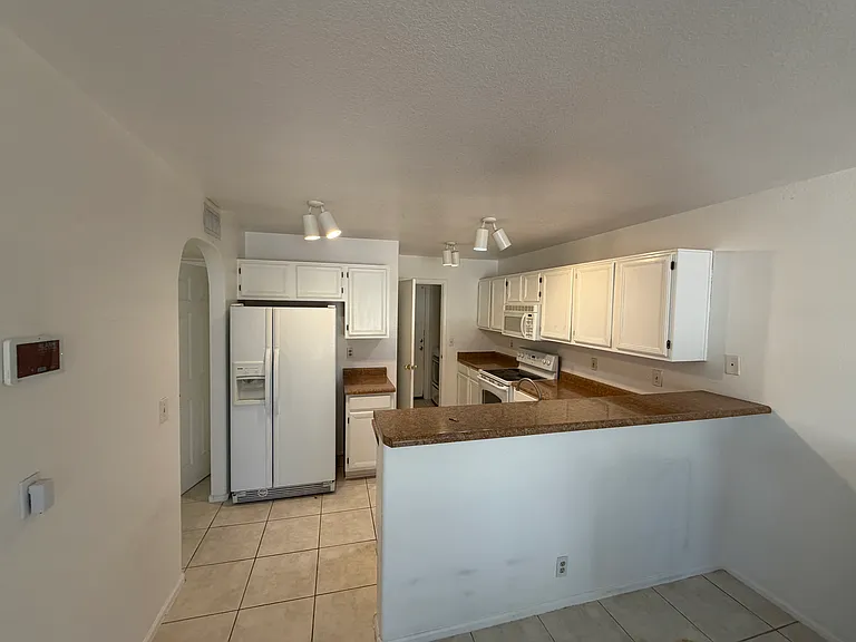 19508 N 78th Ave — Photo 11
