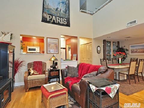 3rd image of 375 B Broadway
