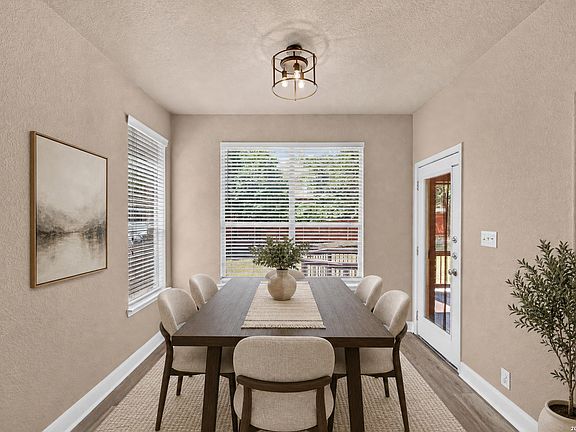 3rd image of 3423 Hilldale Pt