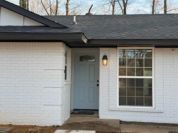 3rd image of 1608 Austin Dr