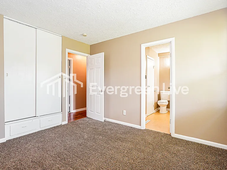 4313 E Livingston Ave — Photo 9