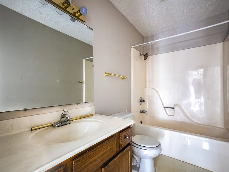 115 W White Pine Dr #19 — Photo 11