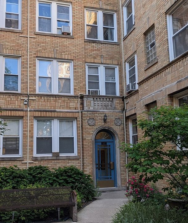1st image of 842 W Ainslie St APT I2