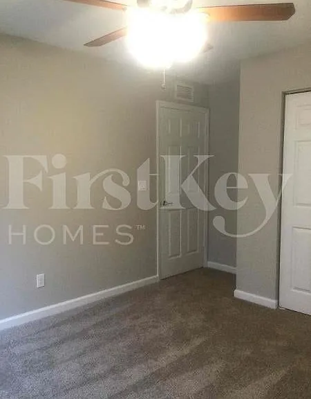 991 SW Dubois Ave — Photo 34