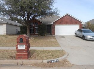 1070 Roundrock Dr, Saginaw, TX 76179