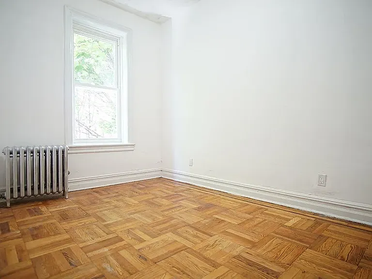 134 E 59th St #1 — Photo 4