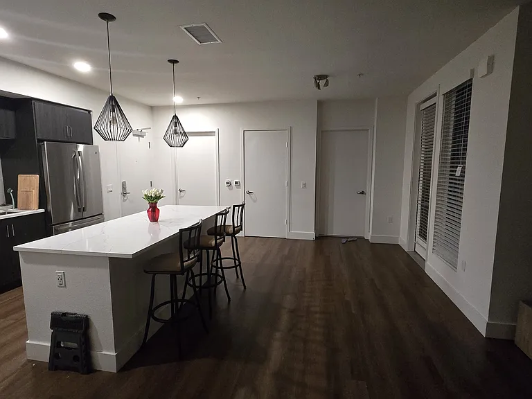 9820 Carroll Canyon Rd — Photo 3