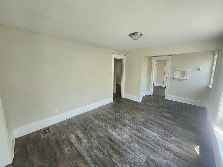 357 Columbia Ave — Photo 8