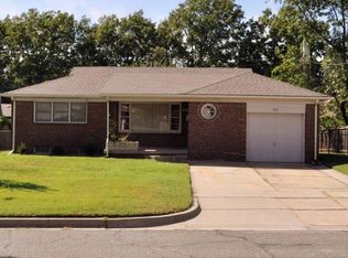 921 S Broadmoor Ave, Wichita, KS 67207