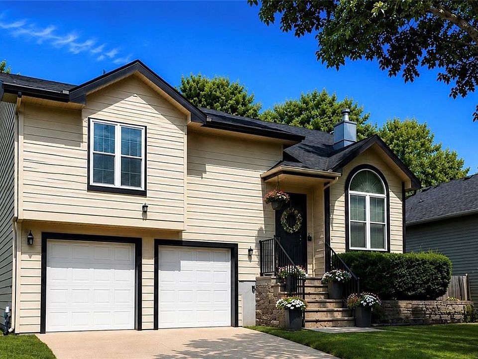 1st image of 122 Oakbrook Ct