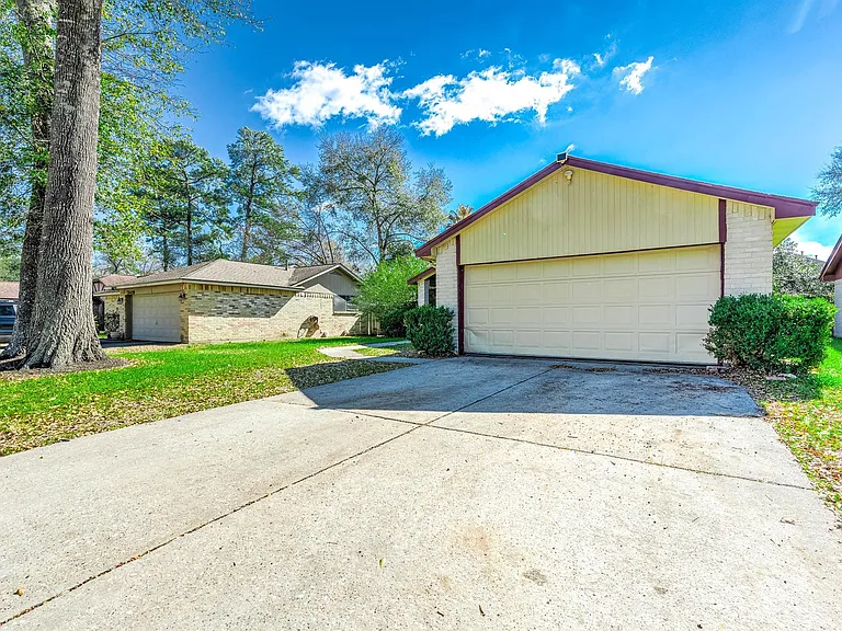 3423 Nutwood Ln — Photo 1